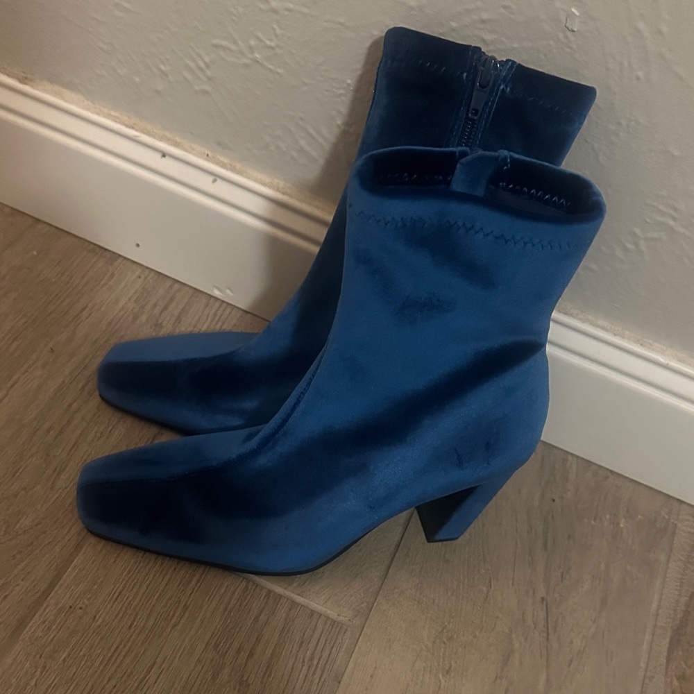 Steve Madden Navy Velvet Heeled Boots
